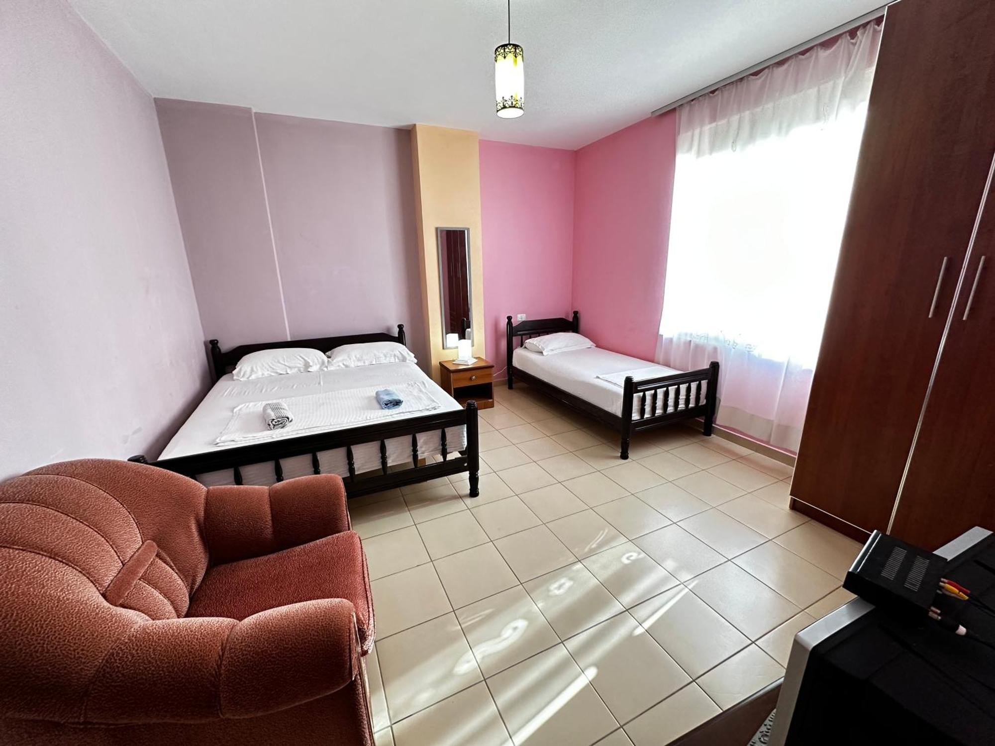 דורס Romance Holiday Garden Inn מראה חיצוני תמונה