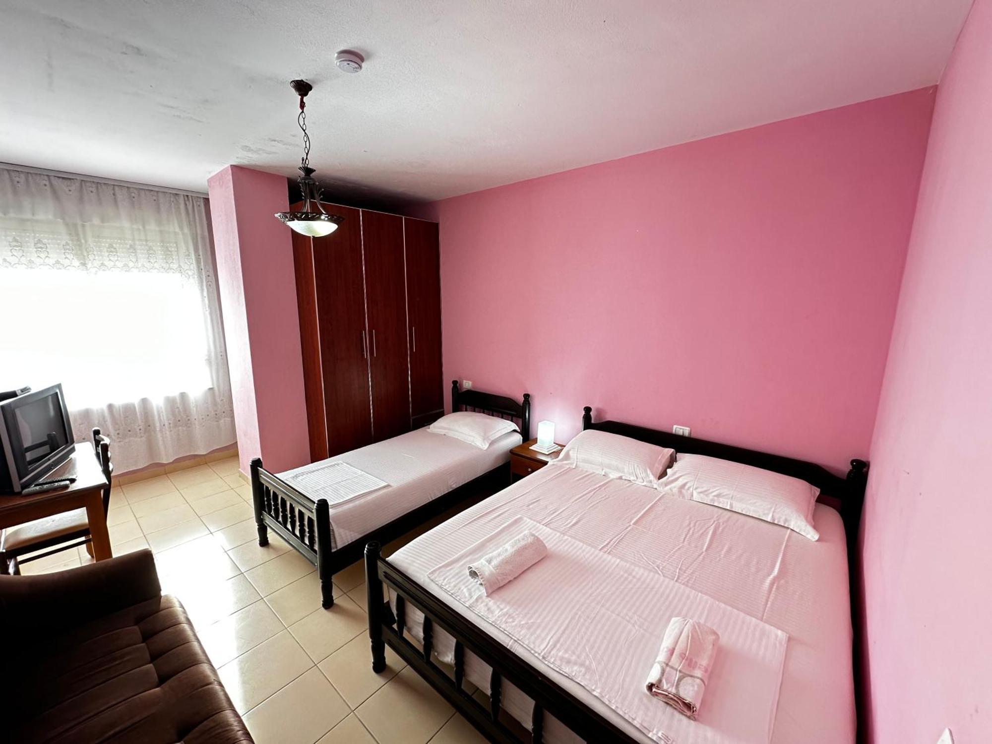 דורס Romance Holiday Garden Inn מראה חיצוני תמונה